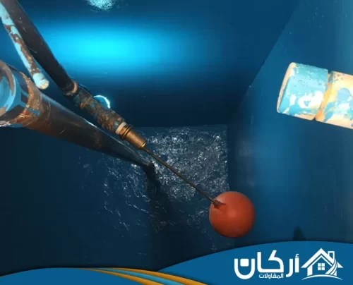 عزل خزانات المياه الخرسانية بالمزاحمية 0558201331 اركان للمقاولات تنفيذ عزل خزان مياه خرساني من الداخل لحماية الجدران والقاع.